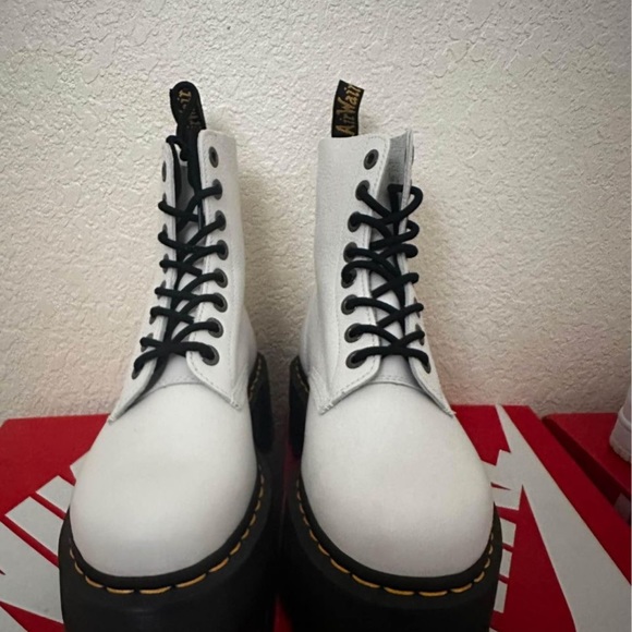 Doc Martens White Platform Pascal Max - Picture 2 of 5